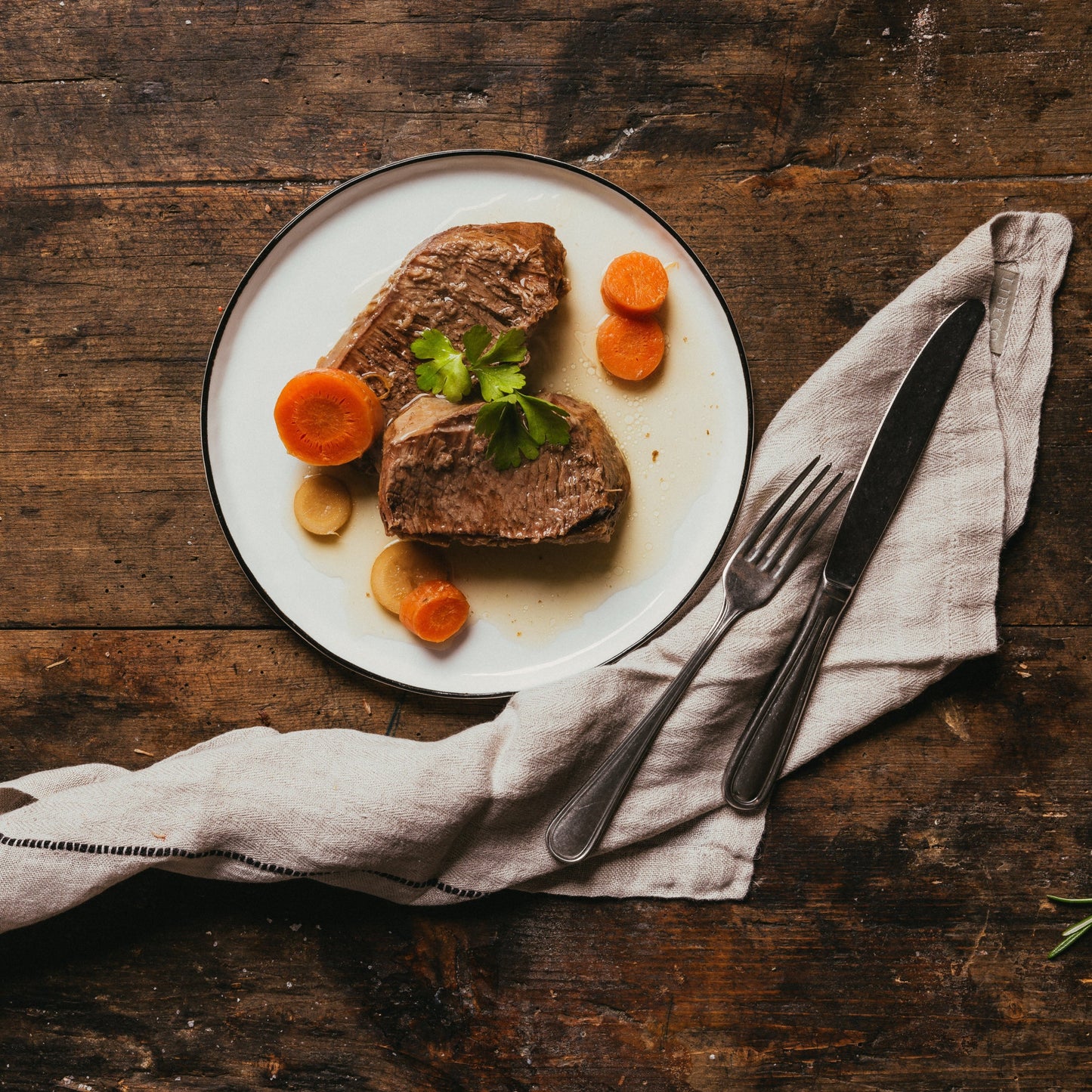 Gebratener Bio Halal Tafelspitz auf dem Teller