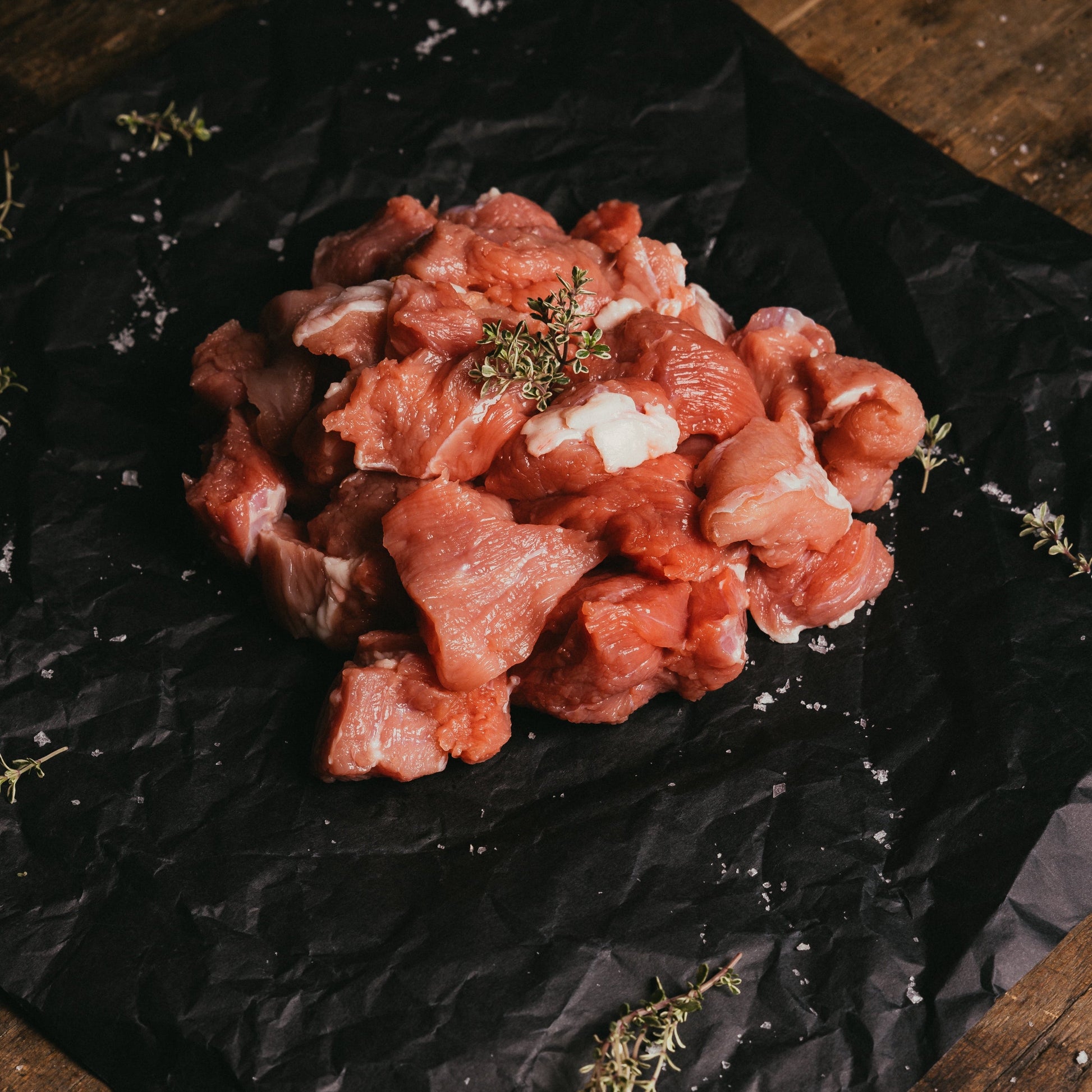 Regionales Bio Halal Kalbsgulasch in Würfel 